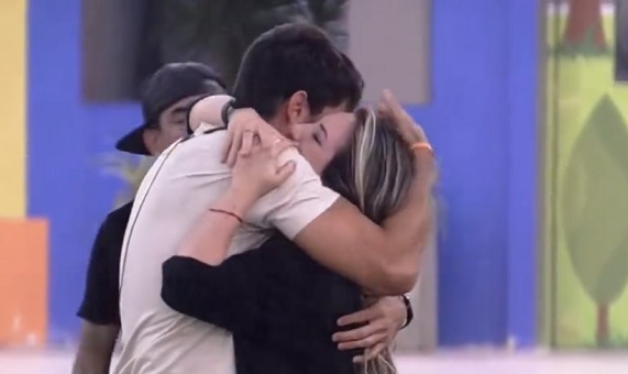 Amanda e Cara de Sapato se declaram antes da eliminação no BBB23; vídeo