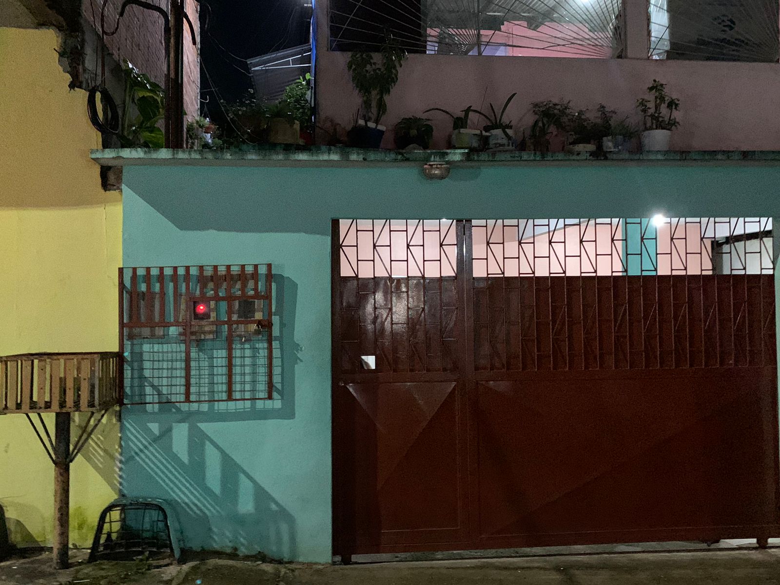 Homem morre enquanto desmontava geladeira em Manaus