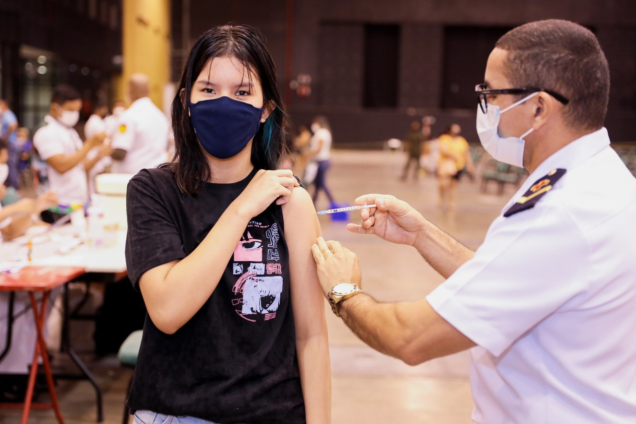 Nove unidades de saúde em Manaus ofertam vacina contra a Covid neste sábado