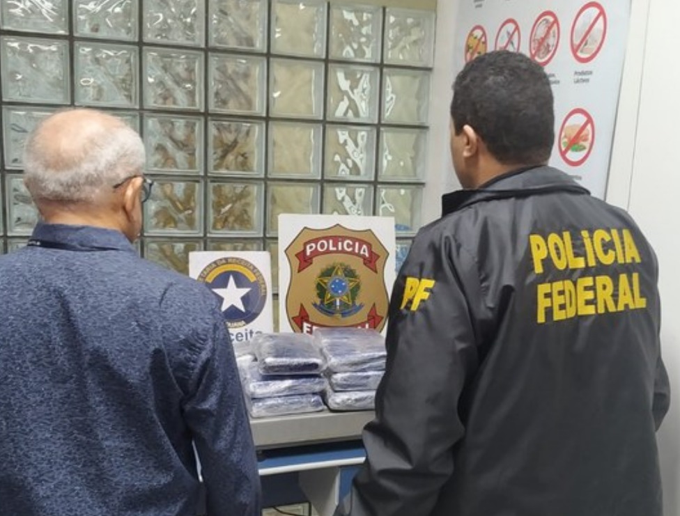 Passageira de Manaus é presa no Aeroporto de Belém com 12 kg de maconha escondidas em fronhas 