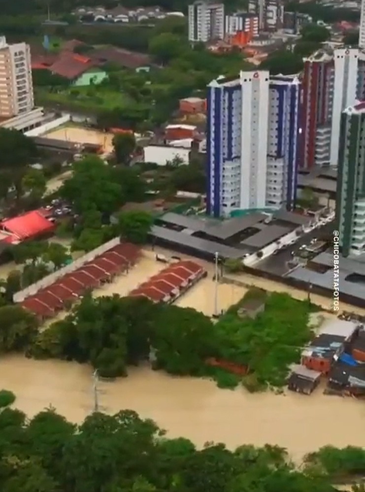 Vídeos: Temporal deixa rastros de destruição em Manaus; quase 100 famílias foram afetadas