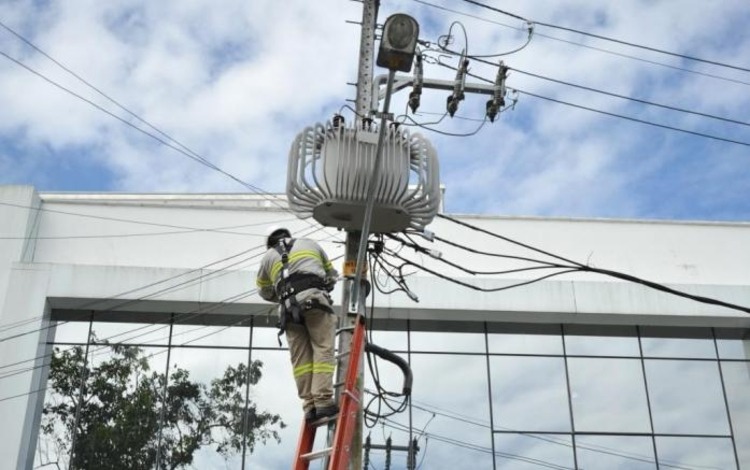 Falta de energia afeta 4 bairros e Zona Rural de Manaus nesta segunda-feira