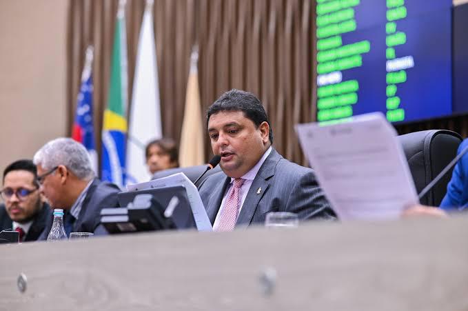 PL que proíbe instalação de medidores aéreos em Manaus será votado em plenário nesta quarta