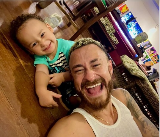 Fred reencontra filho após desistir de repescagem no BBB23