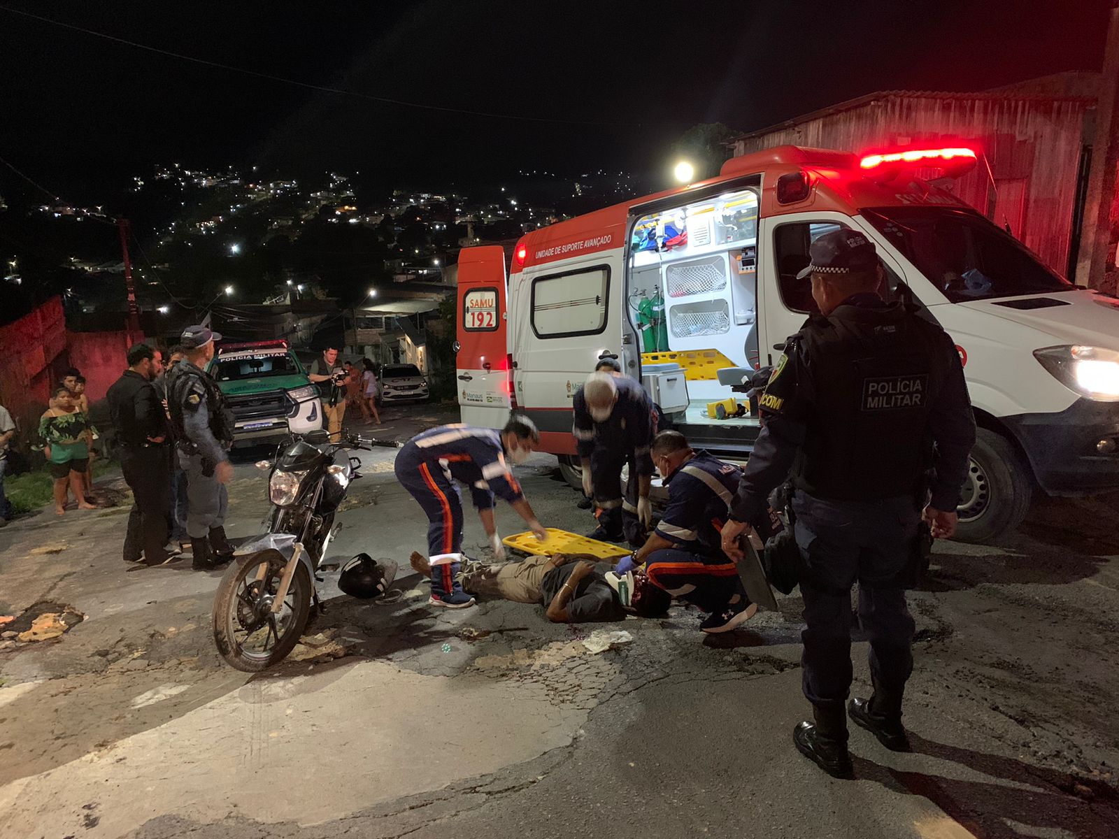 Criminoso é baleado por comparsa durante discussão em Manaus