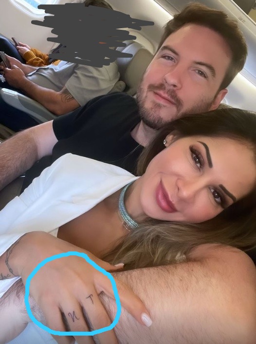 Maíra Cardi faz tatuagem em homenagem a Thiago Nigro após 1 mês de namoro