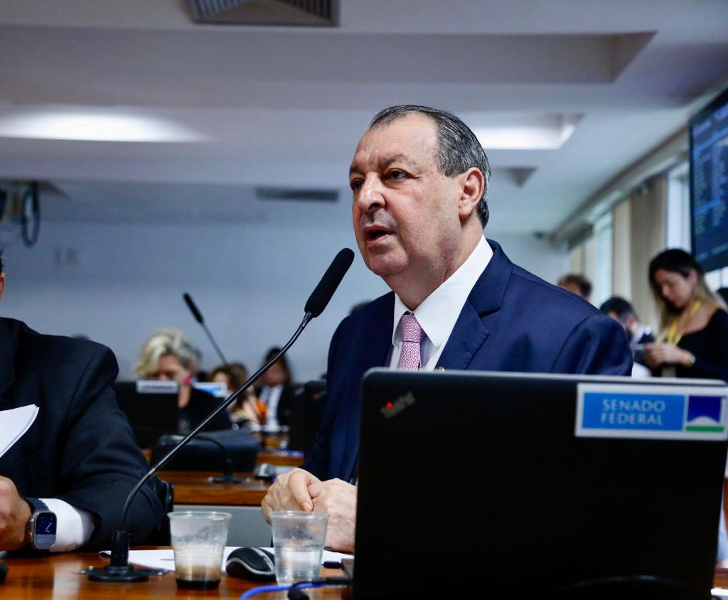 Omar pede audiência com BNDES para esclarecer empréstimos de 1,75 bilhão de dólares