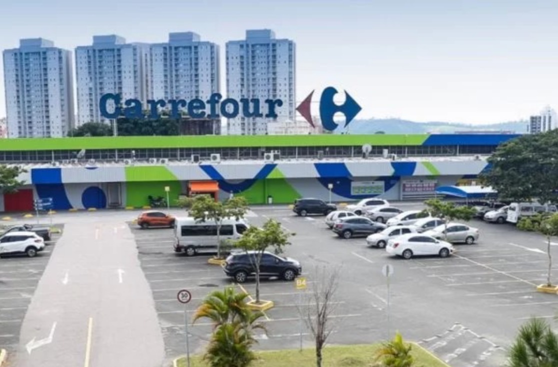 Ministério vai acionar PF após agressão no Carrefour