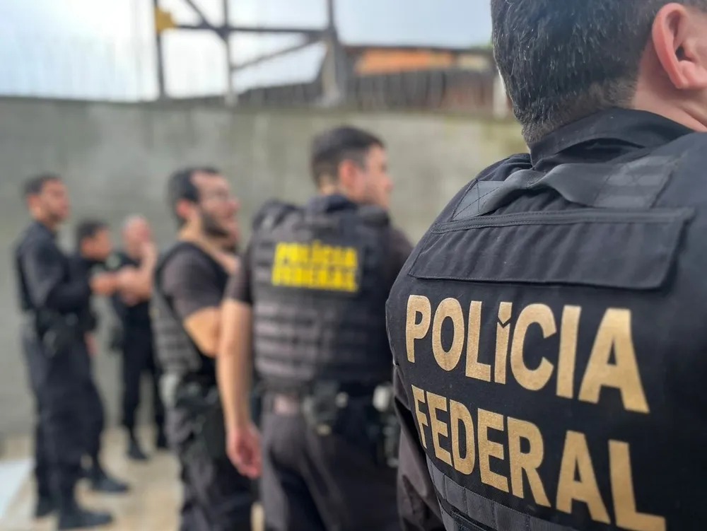 PF prende brasileiros procurados pela Interpol suspeitos de matar policial francês