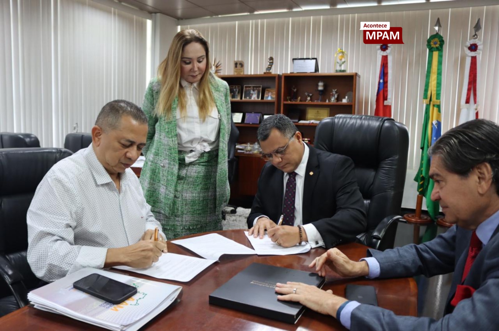 MP e Associação dos Municípios firmam parceria para implantação de ouvidorias no interior do Amazonas