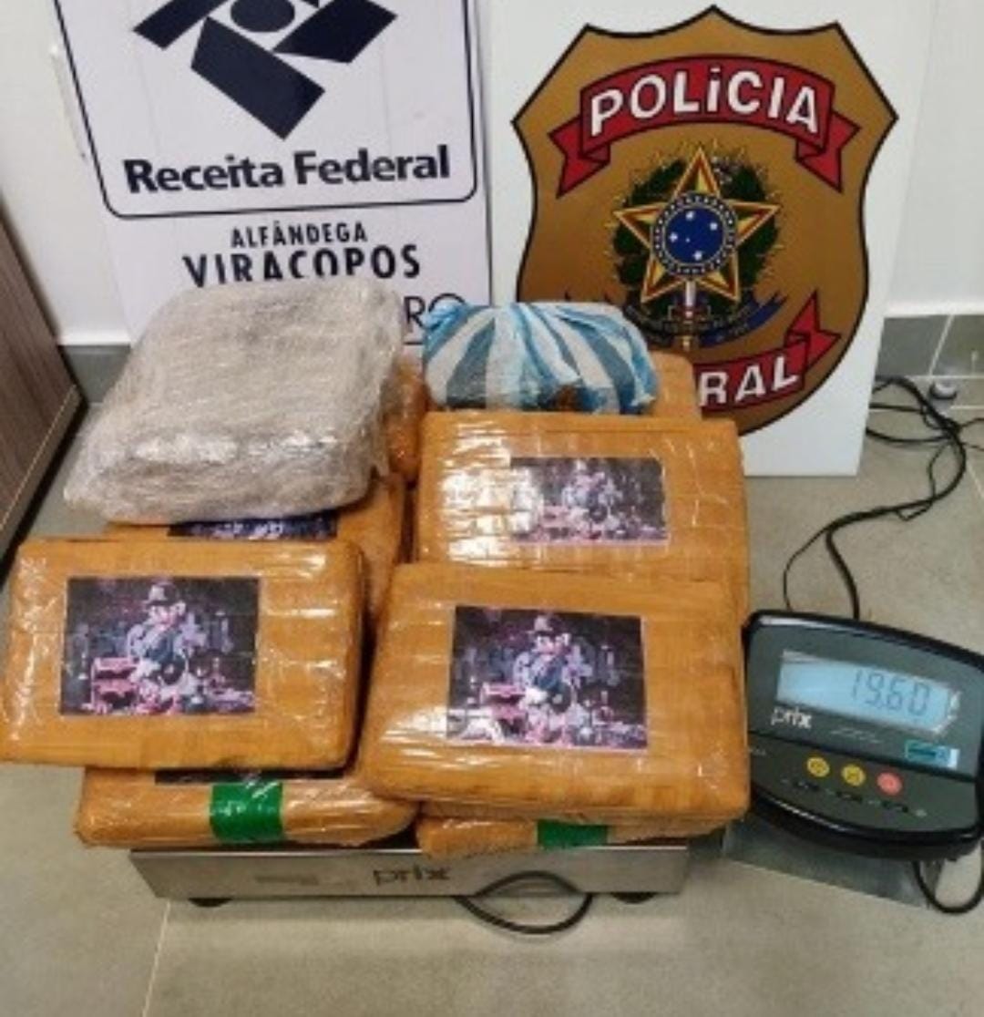 Mulher é presa em aeroporto após viajar de Manaus a Viracopos com drogas em malas