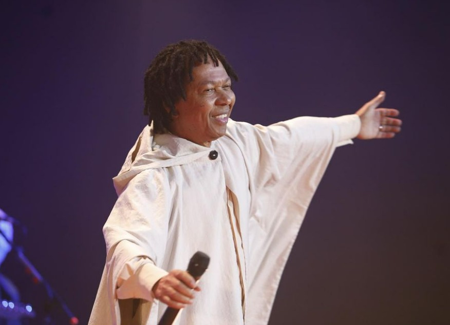 Venda de ingressos para show de Djavan em Manaus inicia neste domingo