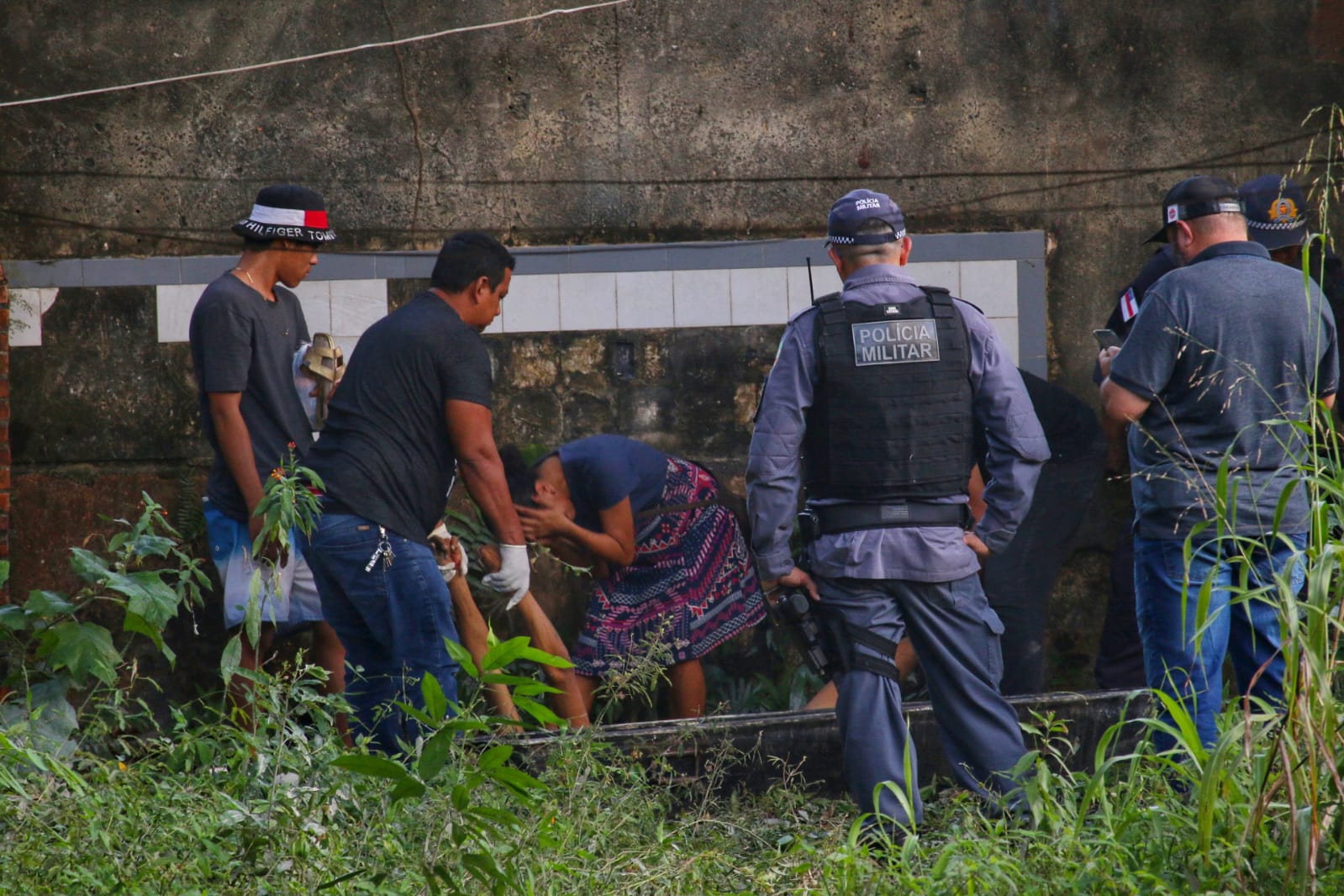 Jovem é encontrado morto em quintal de casa em Manaus