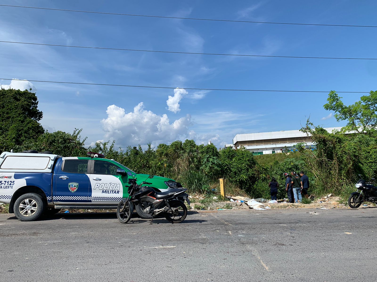 Corpo é desovado dentro de tambor em lixeira viciada em Manaus