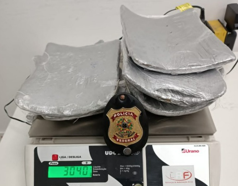 Amazonense é presa no Aeroporto de Confins com cocaína nas pernas