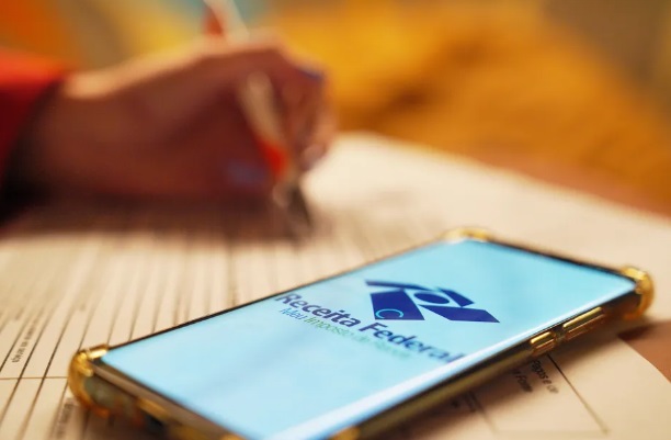 Receita paga hoje 3º lote da restituição do Imposto de Renda