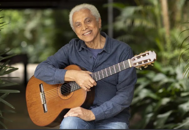 Paulinho da Viola passa mal e cancela shows