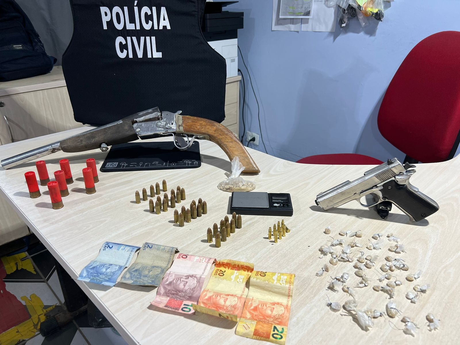 Após denúncias, trio é preso com drogas e armas no Amazonas