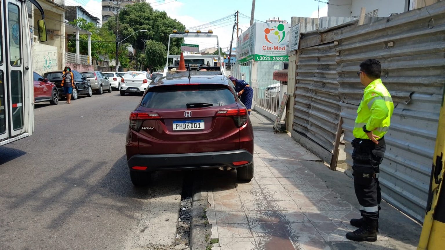 Fiscalização é intensificada para coibir estacionamentos irregulares no Centro de Manaus