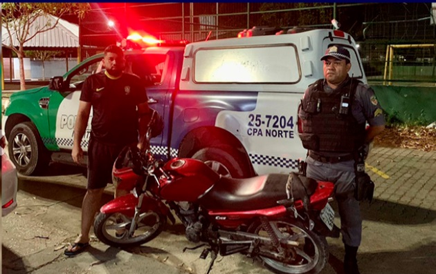 Polícia recupera 2 veículos roubados em Manaus