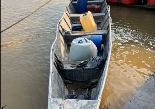 Criminosos agridem passageiros durante assalto a barco no Amazonas