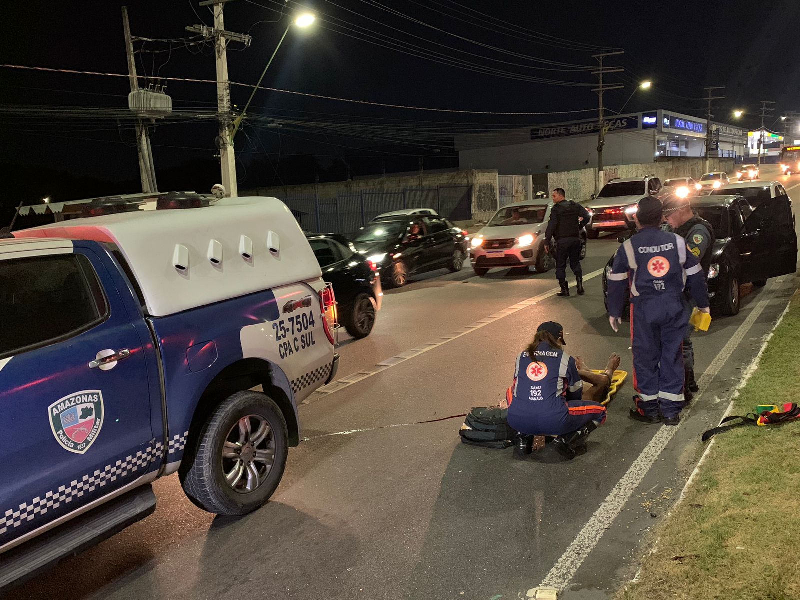 Motorista de app atropela homem em avenida de Manaus