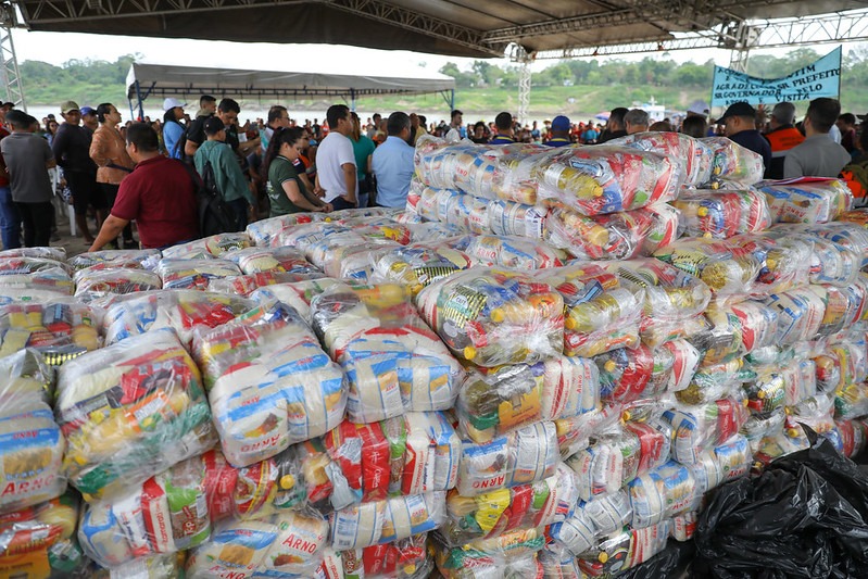 Governo já enviou 400 toneladas de ajuda humanitária para famílias afetadas pela seca no Amazonas
