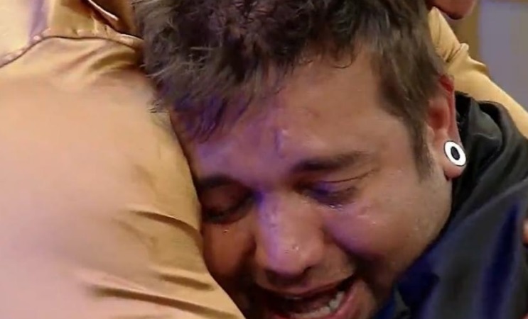 Sander fica aos prantos durante festa em A Fazenda