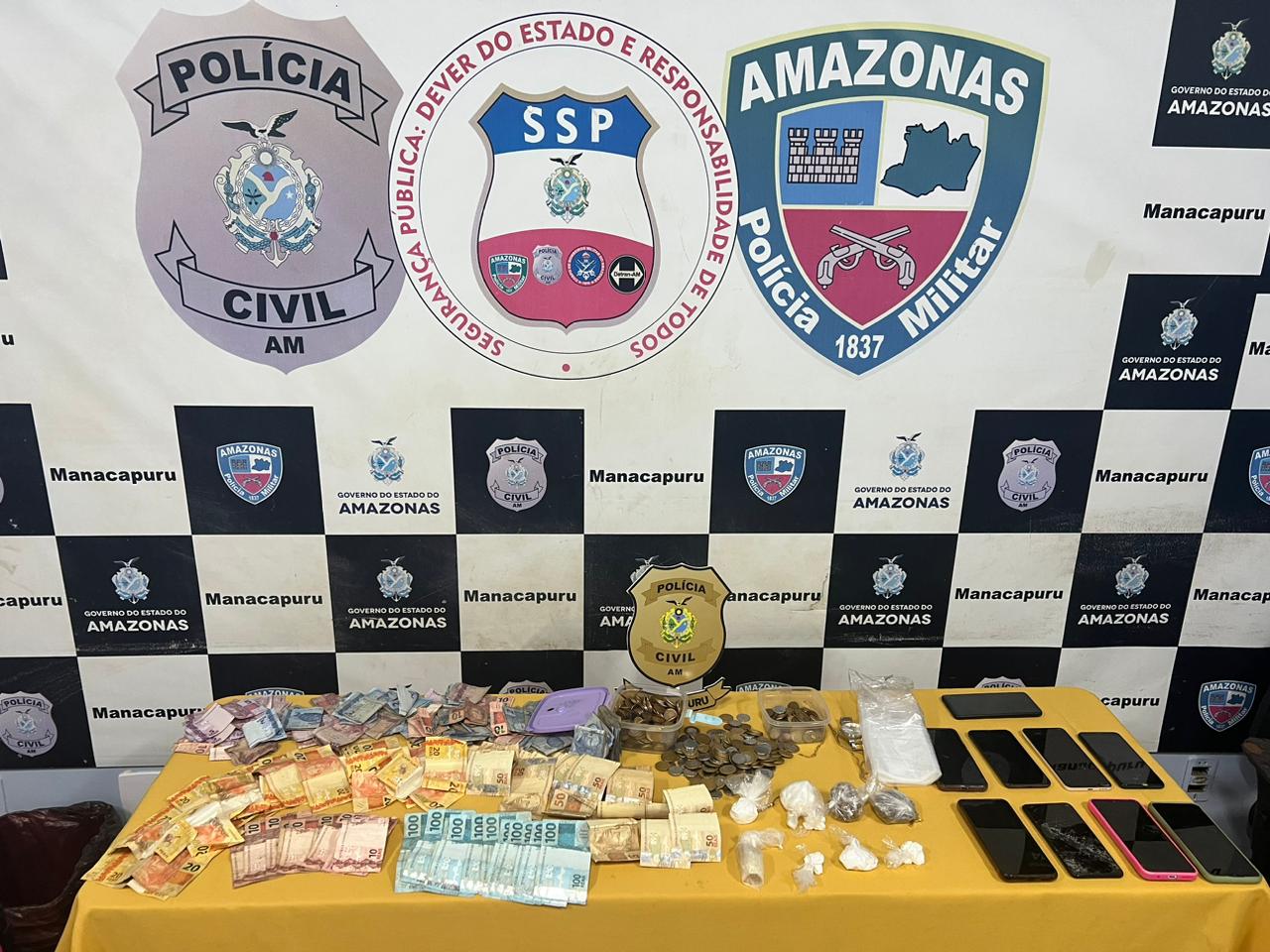 Suspeitos de tráfico de drogas são presos com mais de R$ 3,8 mil no Amazonas