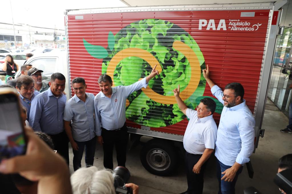 Governo recebe 5 caminhões baú para apoiar o escoamento da produção rural no Amazonas