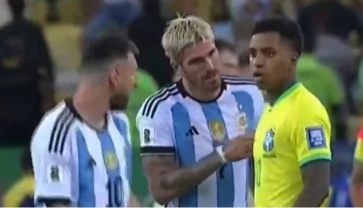 Rodrygo sofre racismo de argentinos após discutir com Messi