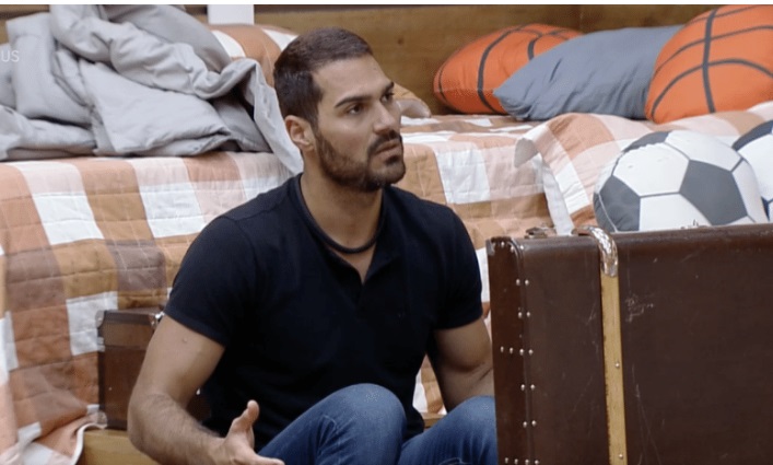 Shay pede para Black parar de falar sobre Jaque e Lucas: 'Não aguento mais'