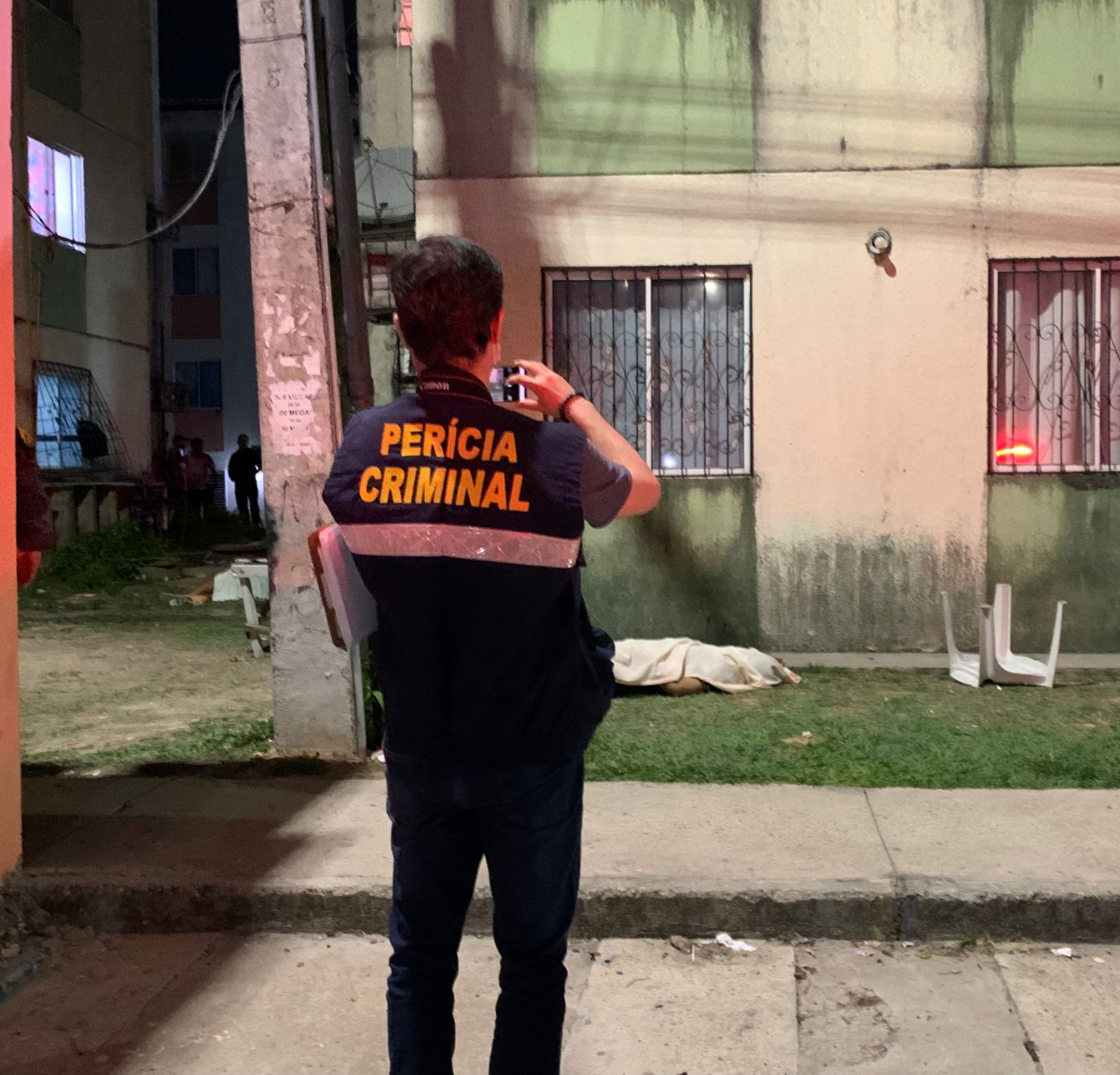 Pistoleiros executam dois homens com mais de 10 tiros em Manaus