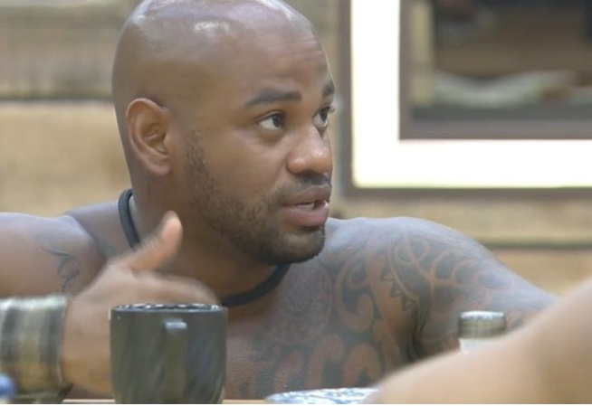 Cezar acusa Nadja de mania de perseguição: 'Não dá para culpar autismo' 