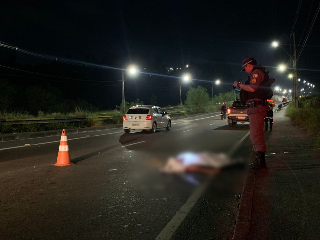 Homem é espancado até a morte no meio de avenida em Manaus