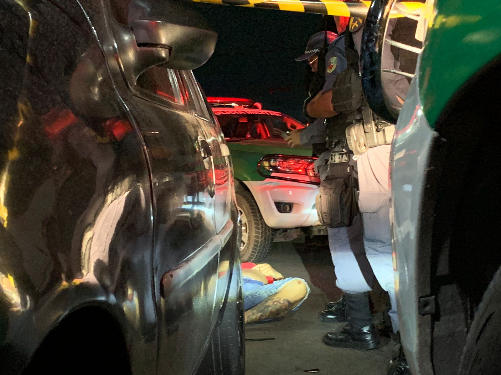 Homem é assassinado a tiros em motocicleta em Manaus