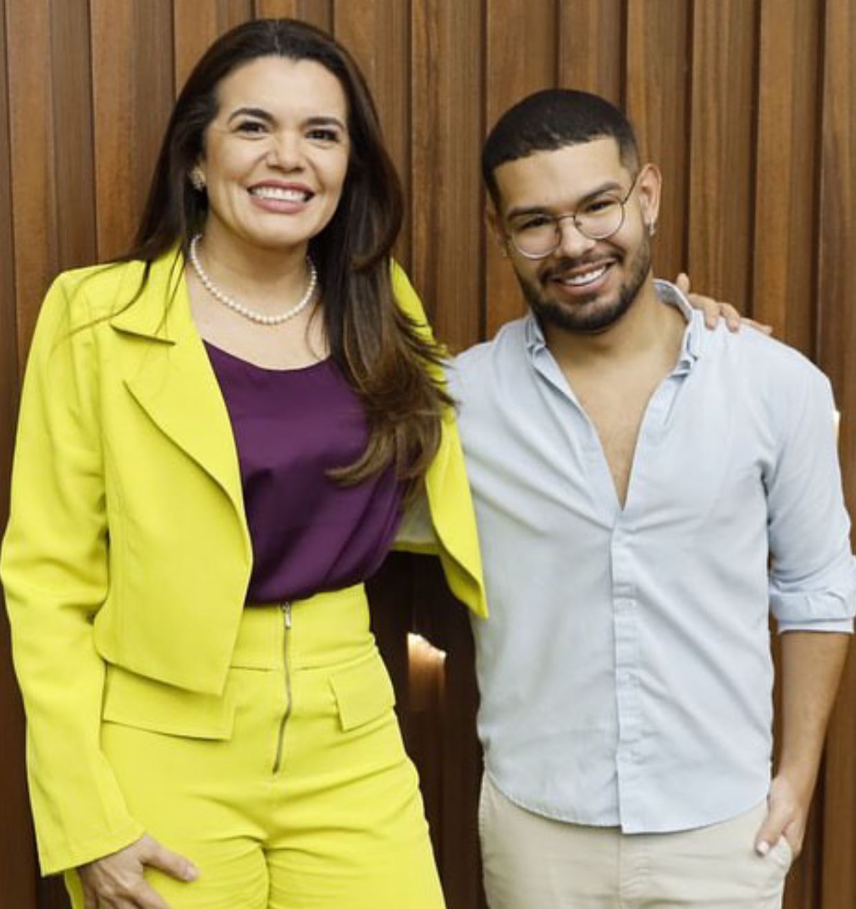 Ex-BBB Viny visita Aleam e deputada promete título de cidadão do Amazonas