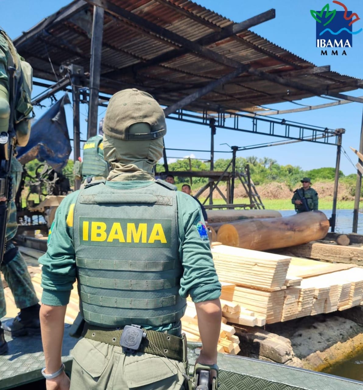Serrarias são multadas em R$ 100 mil durante fiscalização do Ibama no Amazonas