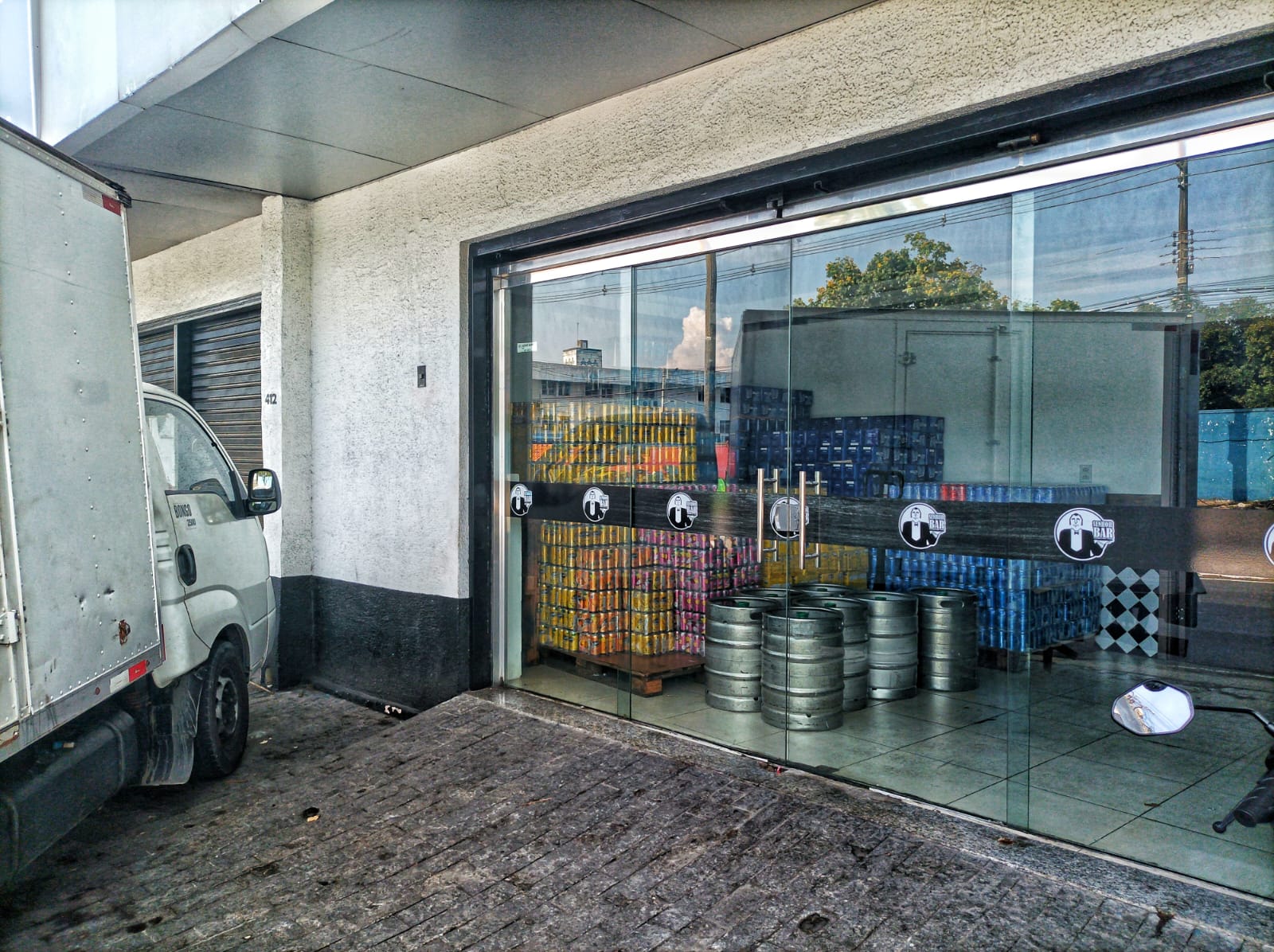 Assaltantes obrigaram dono de distribuidora a fazer pix de R$ 27 mil em Manaus