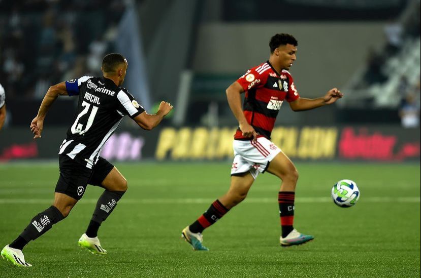 Flamengo vence Botafogo na 22ª rodada do Campeonato Brasileiro