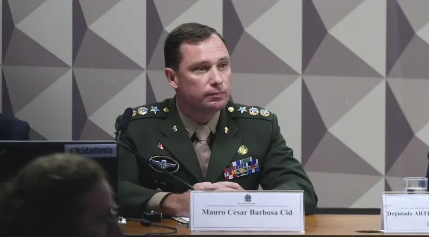 Ministro homologa delação e Mauro Cid deve deixar prisão neste sábado