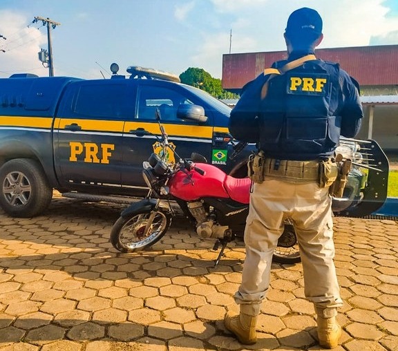 Homem é flagrado com motocicleta roubada em Rondônia e é preso no Amazonas