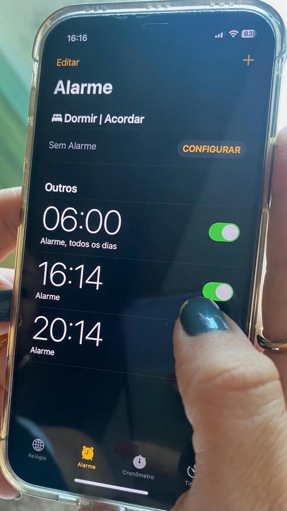 Usuários relatam que celulares adiantaram em 1 hora em Manaus e reclamam de 'correria'