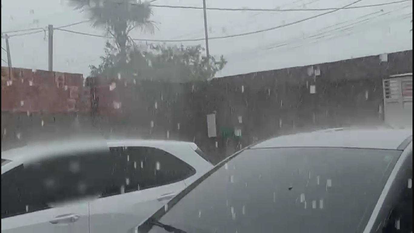 Manaus registra 5 ocorrências durante chuva