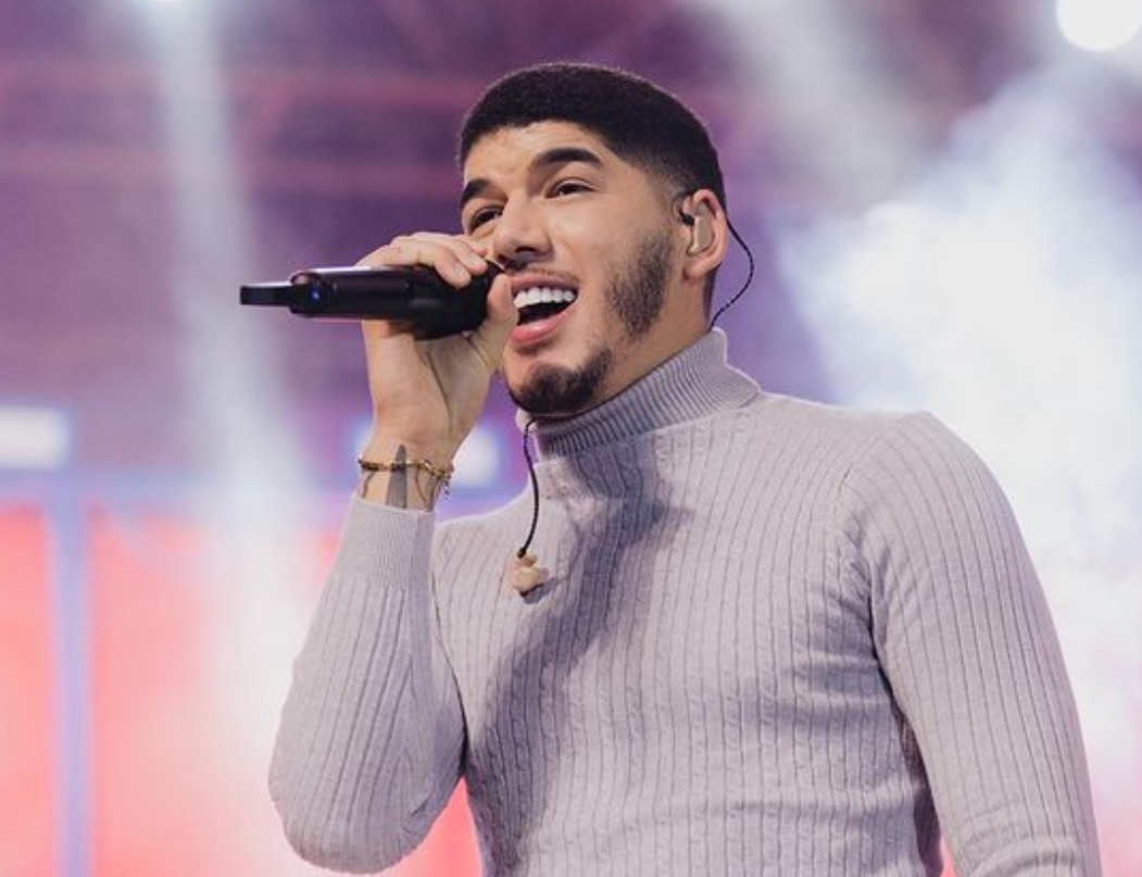 Zé Vaqueiro vai receber cachê de quase R$ 500 mil por show gratuito no Amazonas