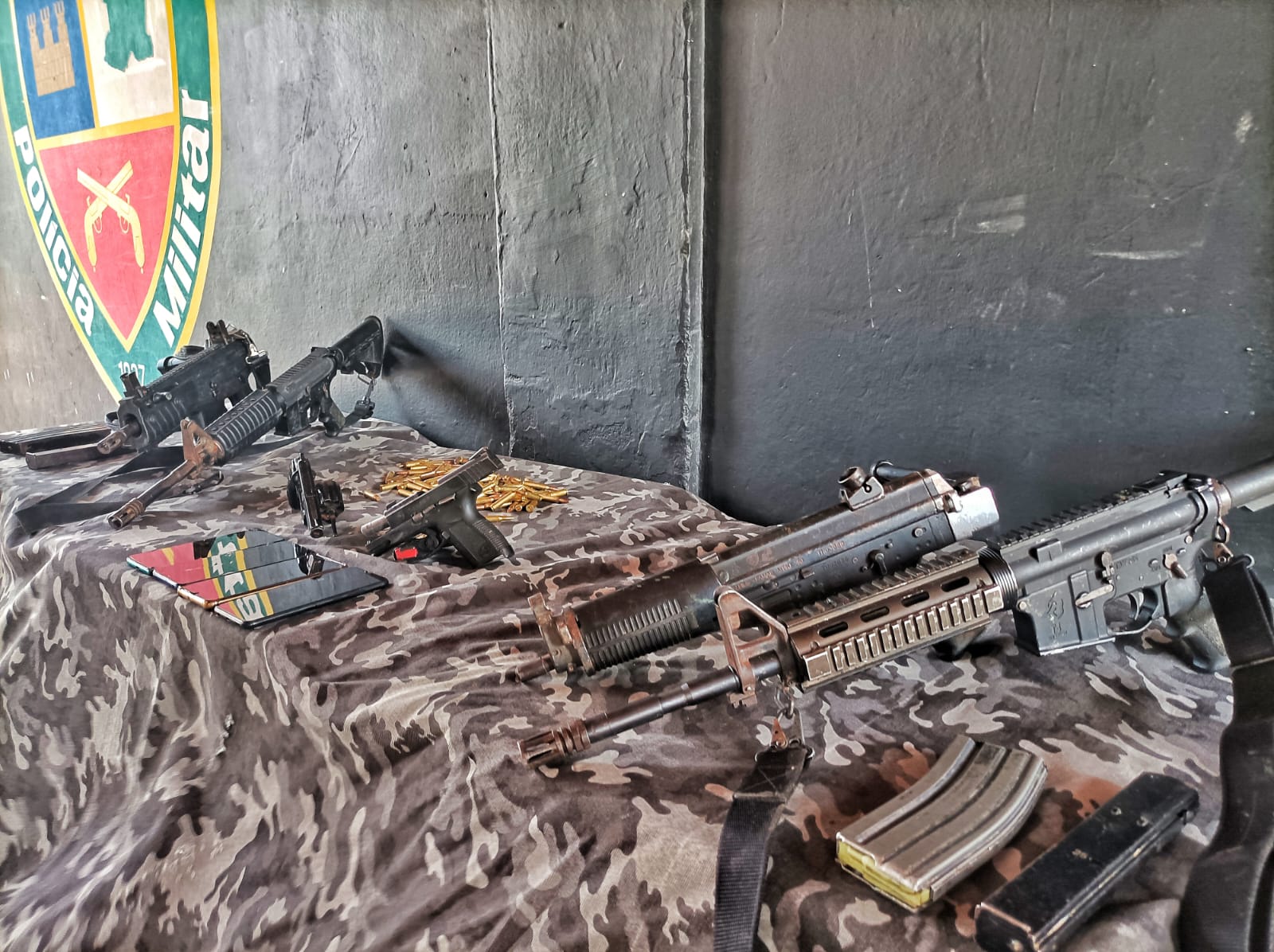 Operação contra piratas de rio apreende fuzis e submetralhadoras no Amazonas