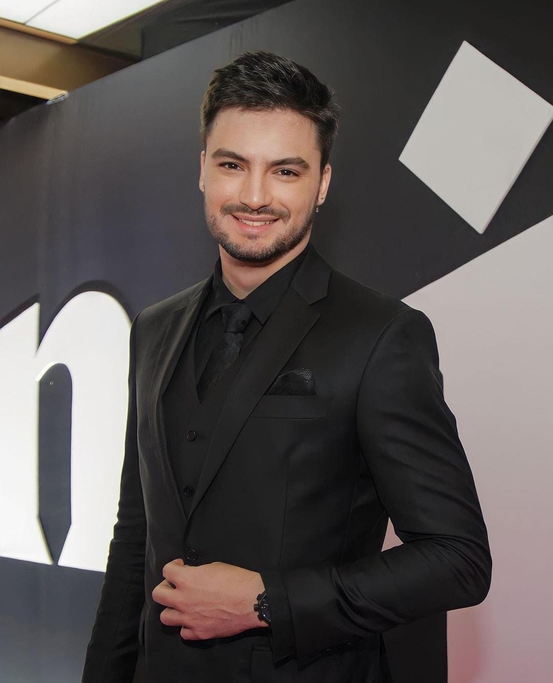 Felipe Neto afirma que vai se afastar do YouTube para 'repensar rotas'