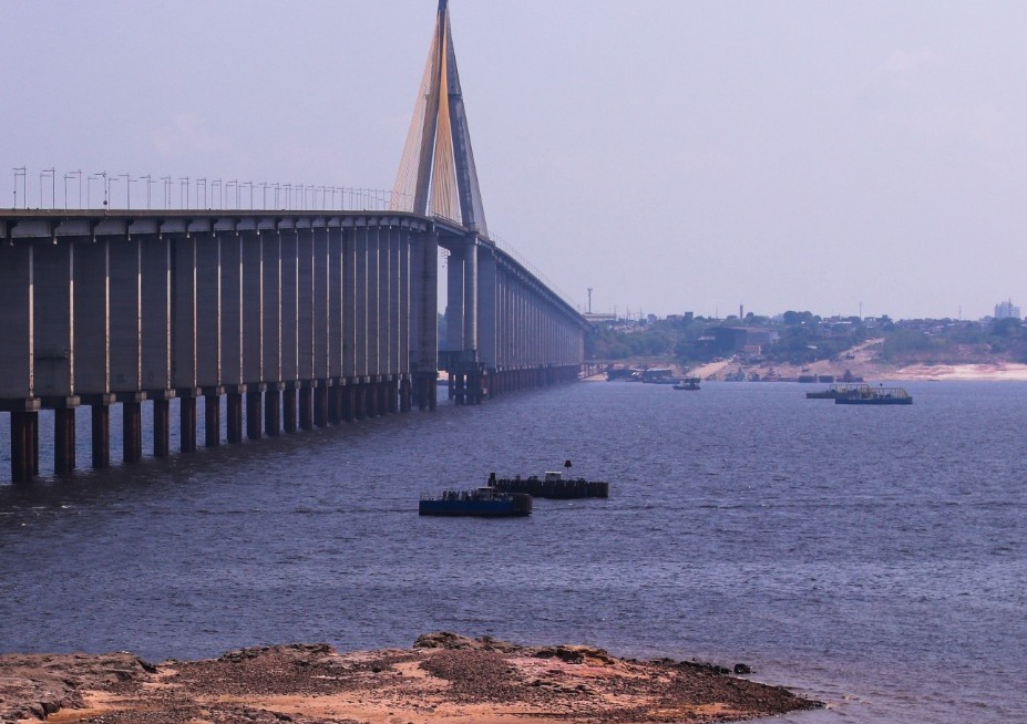 Transporte de insumos fica mais caro com seca no Amazonas e afeta indústrias