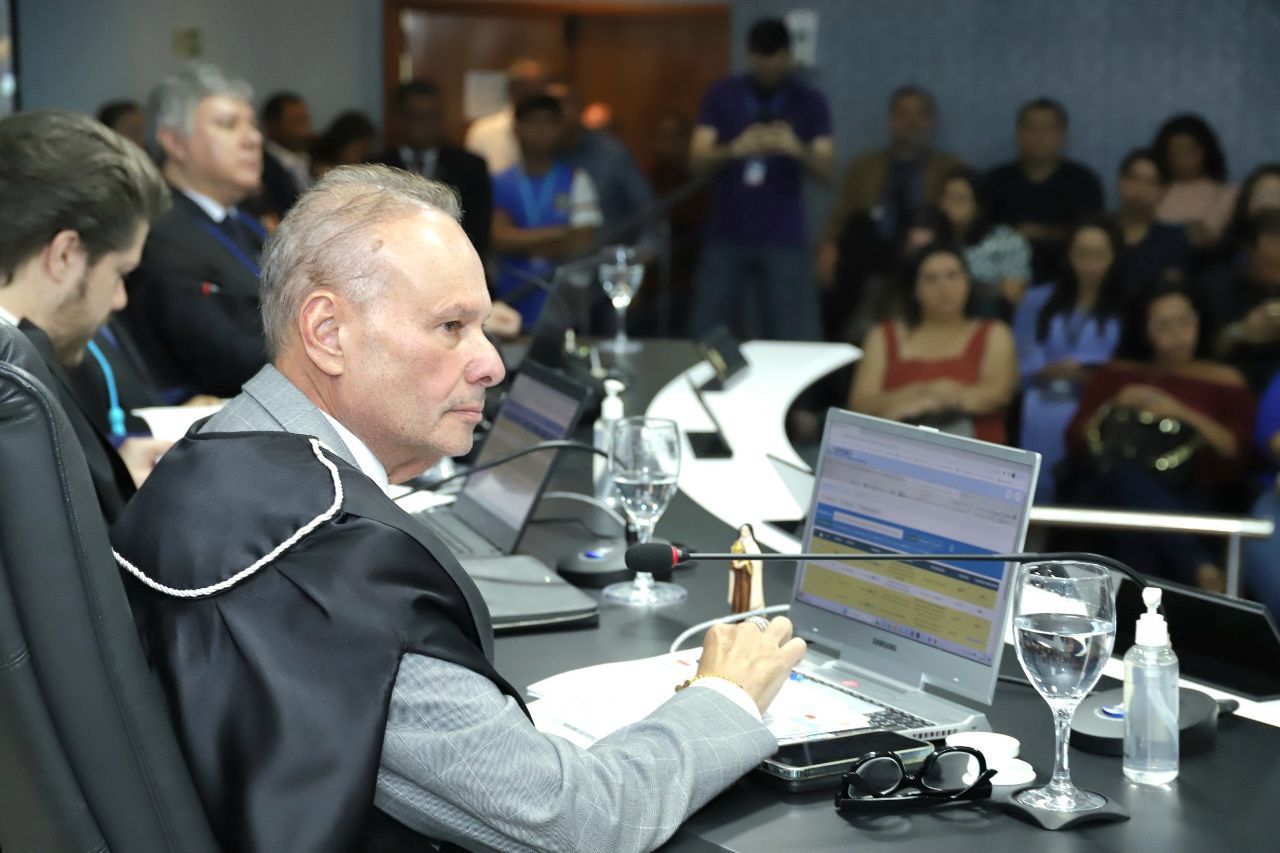 TCE dá 48h para prefeito de Manacapuru explicar gastos com show de Zé Vaqueiro