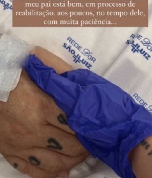 Filha de Mingau publica foto com o músico, internado na UTI